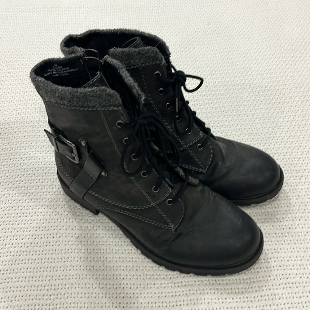 Crown Vintage Grey Lace-Up Ankle Boots